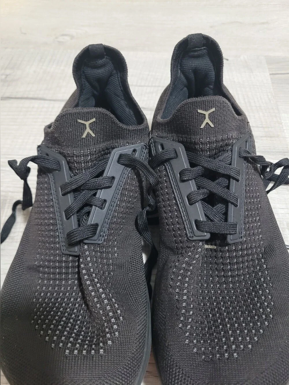 ​Flux Footwear Adapt Runner Black Gum Sneakers Size M 6.5 W 8